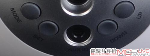 在时钟模式下，按两次MODE键进入闹钟设置界面。