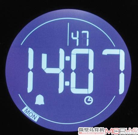 在设定完成之后，M0 Pro的小时数字下方会有闹铃图标亮起，这说明闹钟已设定完成。