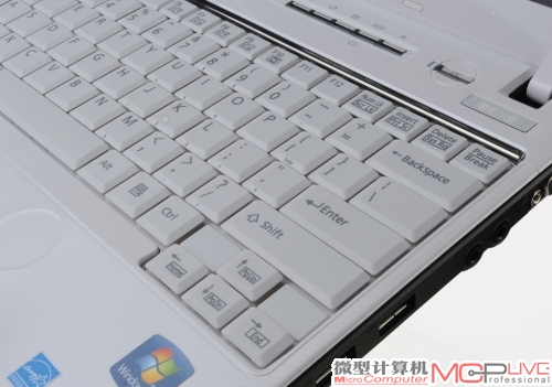 富士通LIFEBOOK PH701